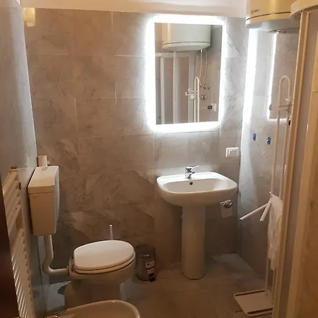 Mazzini 33 Gæstehus Verona